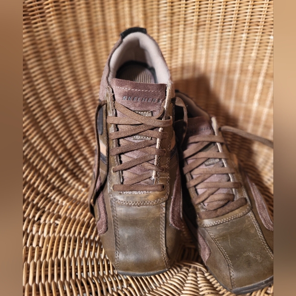 NWOT SKECHERS MENS CASUAL SNEAKERS 63746~ SZ 9.5 brown leather relaxed step - Picture 2 of 13